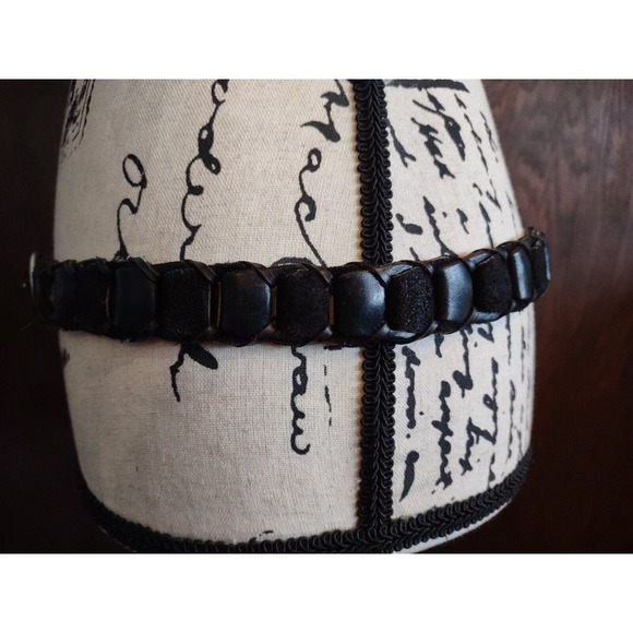 Black LEATHER Belt Women's Caterpillar Small Medium Large Waist Hip Silvertone - Picture 4 of 7